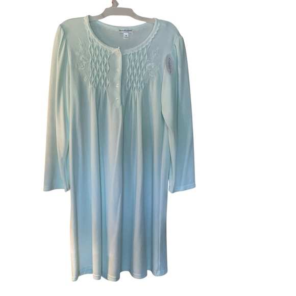 Miss Elaine Mint Long Sleeve Nightgown with Smocking Detail Size Medium - Picture 2 of 7